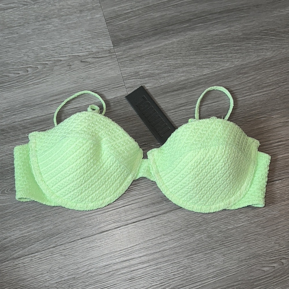 Triangl Lime Green swimsuit set with bag. - Picture 10 of 11